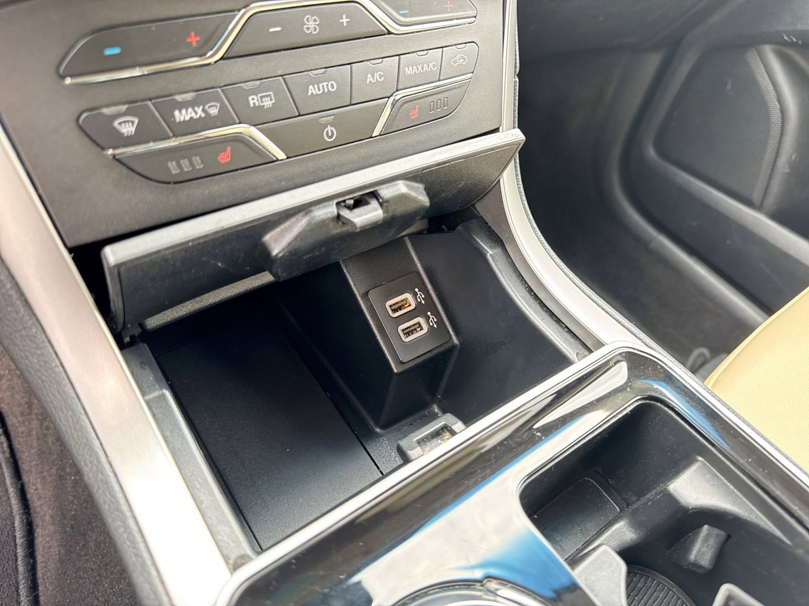 Certified 2020 Ford Edge SEL FWD image 30