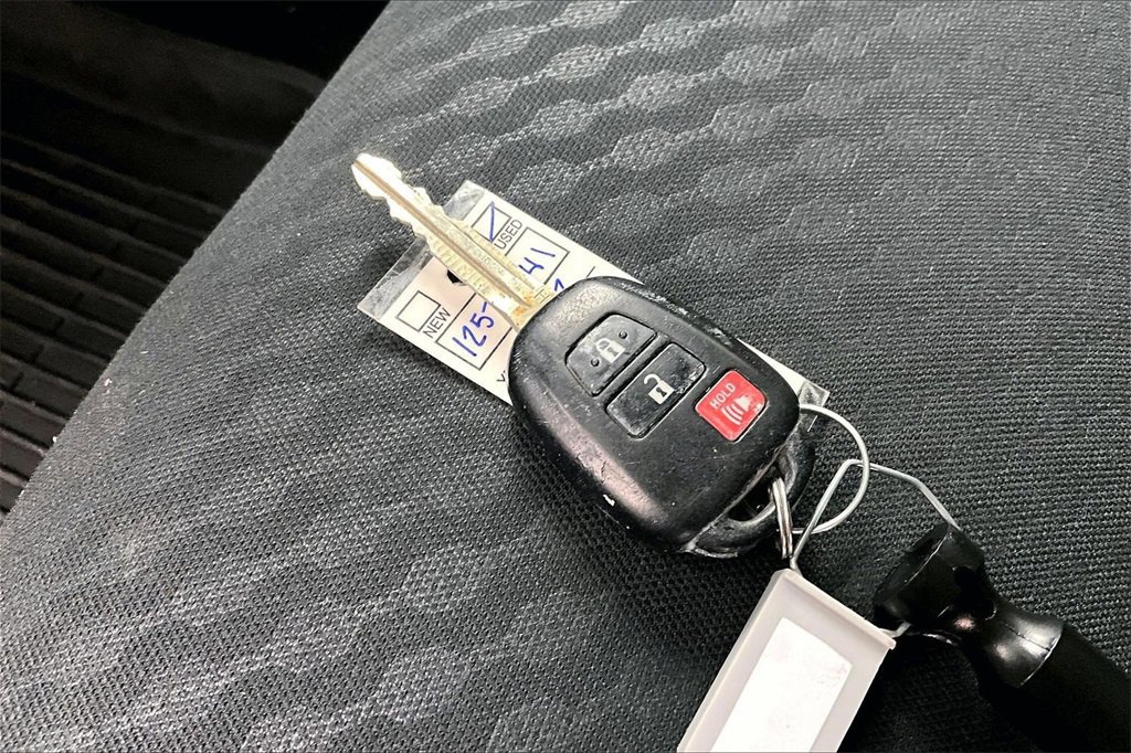 Used 2022 Toyota Tacoma SR5 image 13