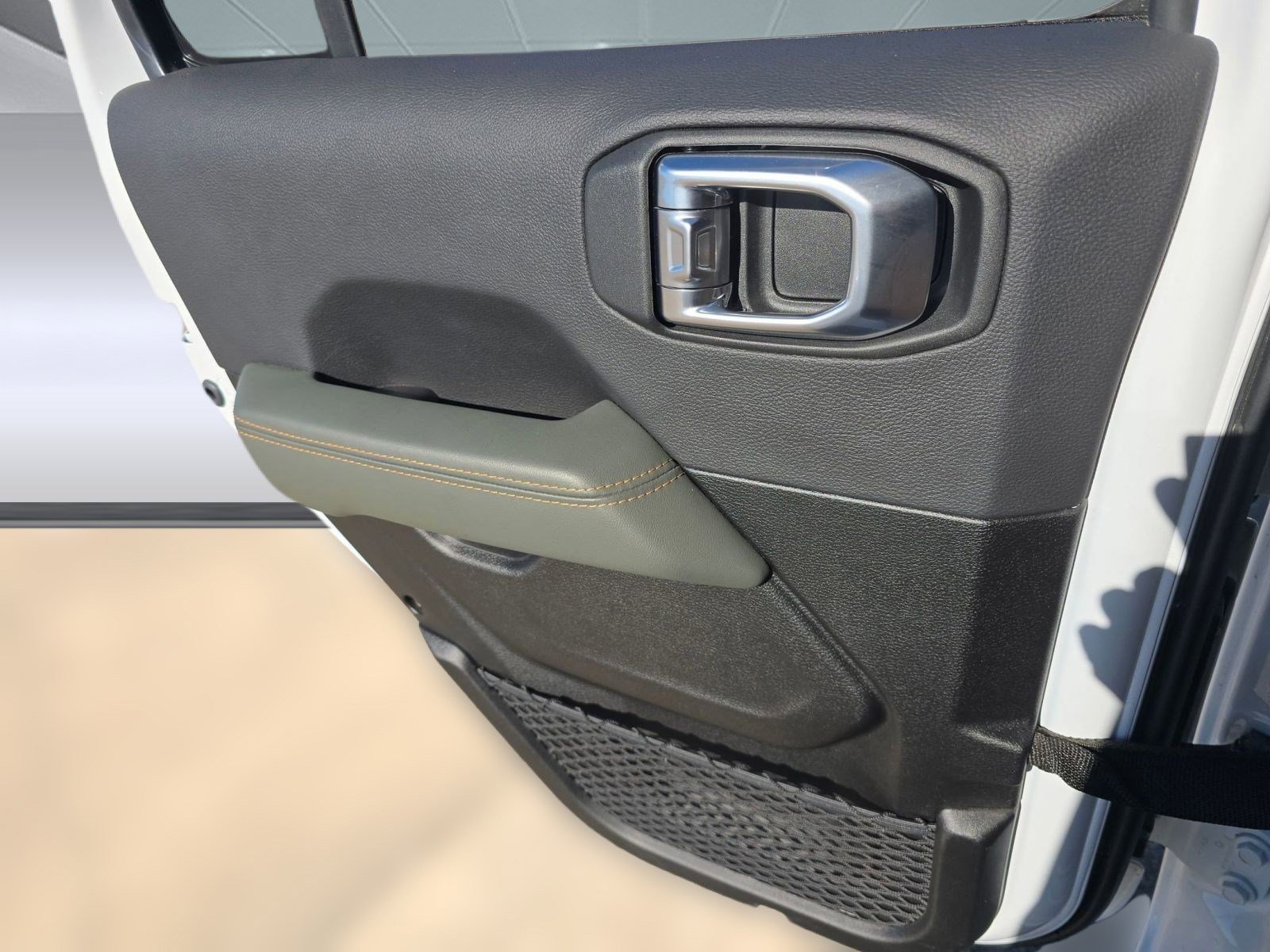 Used 2025 Jeep Gladiator Mojave image 18