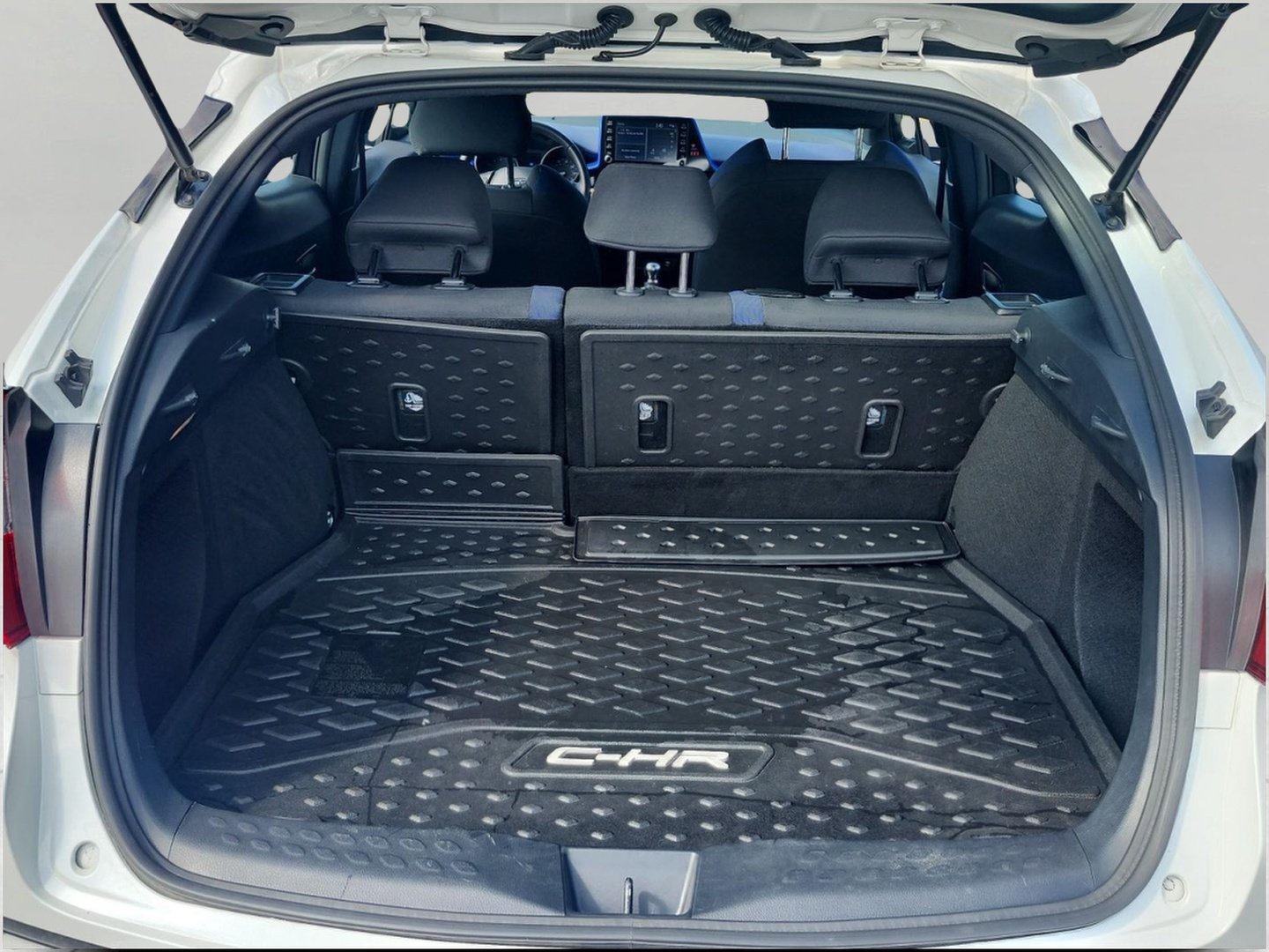 Used 2021 Toyota C-HR XLE FWD image 13