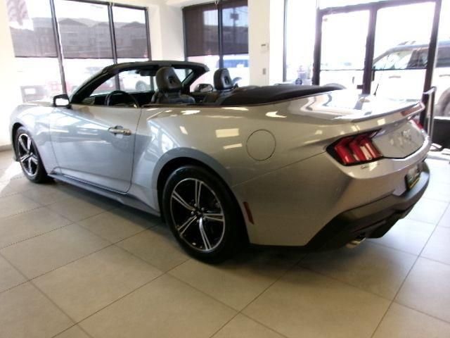 Certified 2025 Ford Mustang Premium RWD image 5
