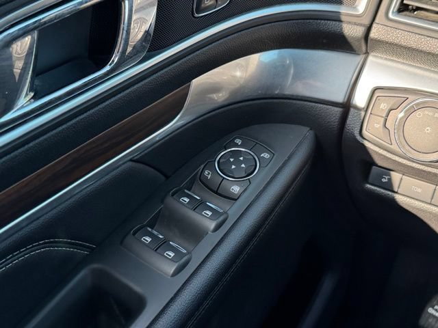 Certified 2017 Ford Explorer Limited AWD/4WD image 33