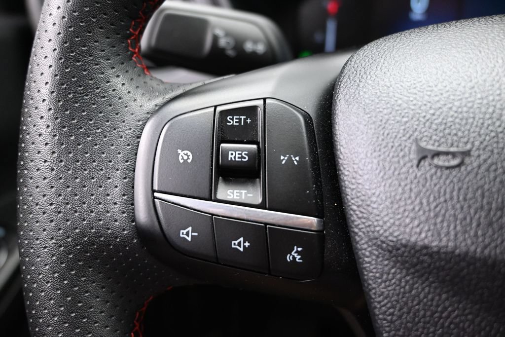 Certified 2025 Ford Escape ST-Line Select AWD/4WD image 20