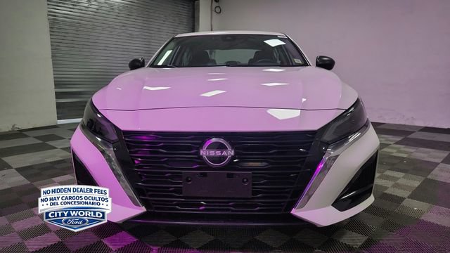 Used 2025 Nissan Altima 2.5 SV FWD image 3