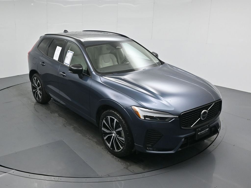 Used 2023 Volvo XC60 B5 Plus image 39