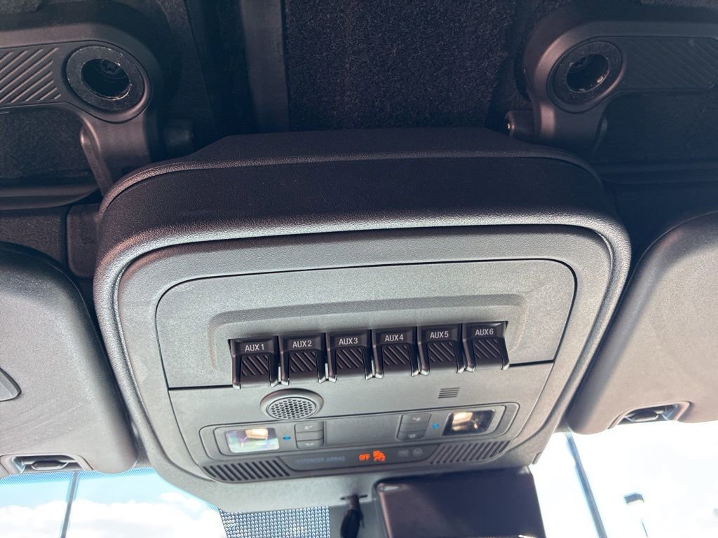 Certified 2024 Ford Bronco Wildtrak AWD/4WD image 35