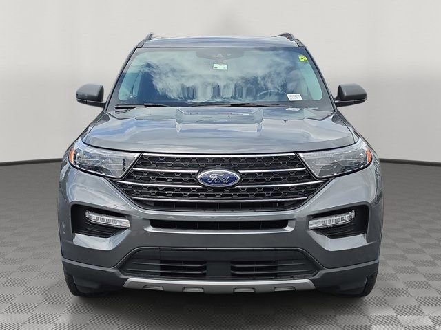 Certified 2022 Ford Explorer XLT w/ Equipment Group 202A RWD image 2