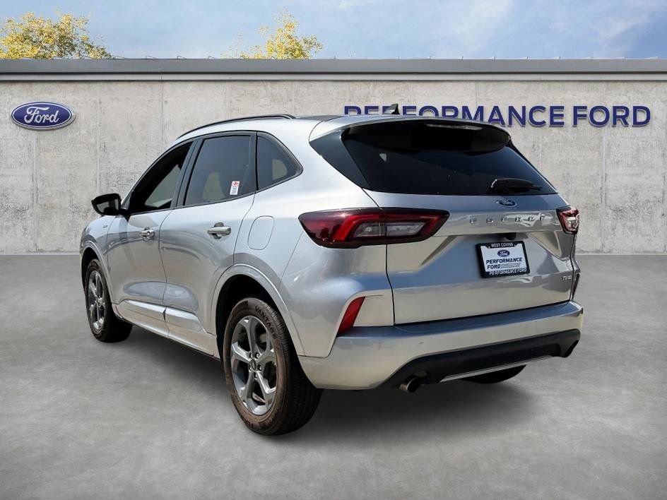 Certified 2024 Ford Escape ST-Line AWD/4WD image 11