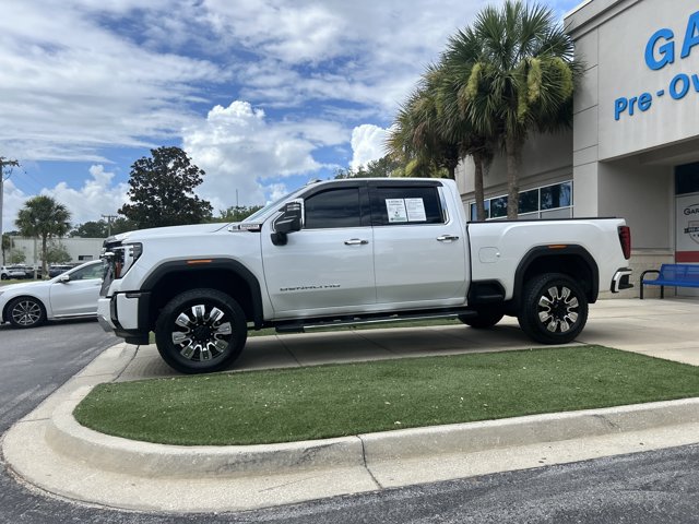 Used 2025 GMC Sierra 2500 Denali w/ Technology Package AWD/4WD image 9
