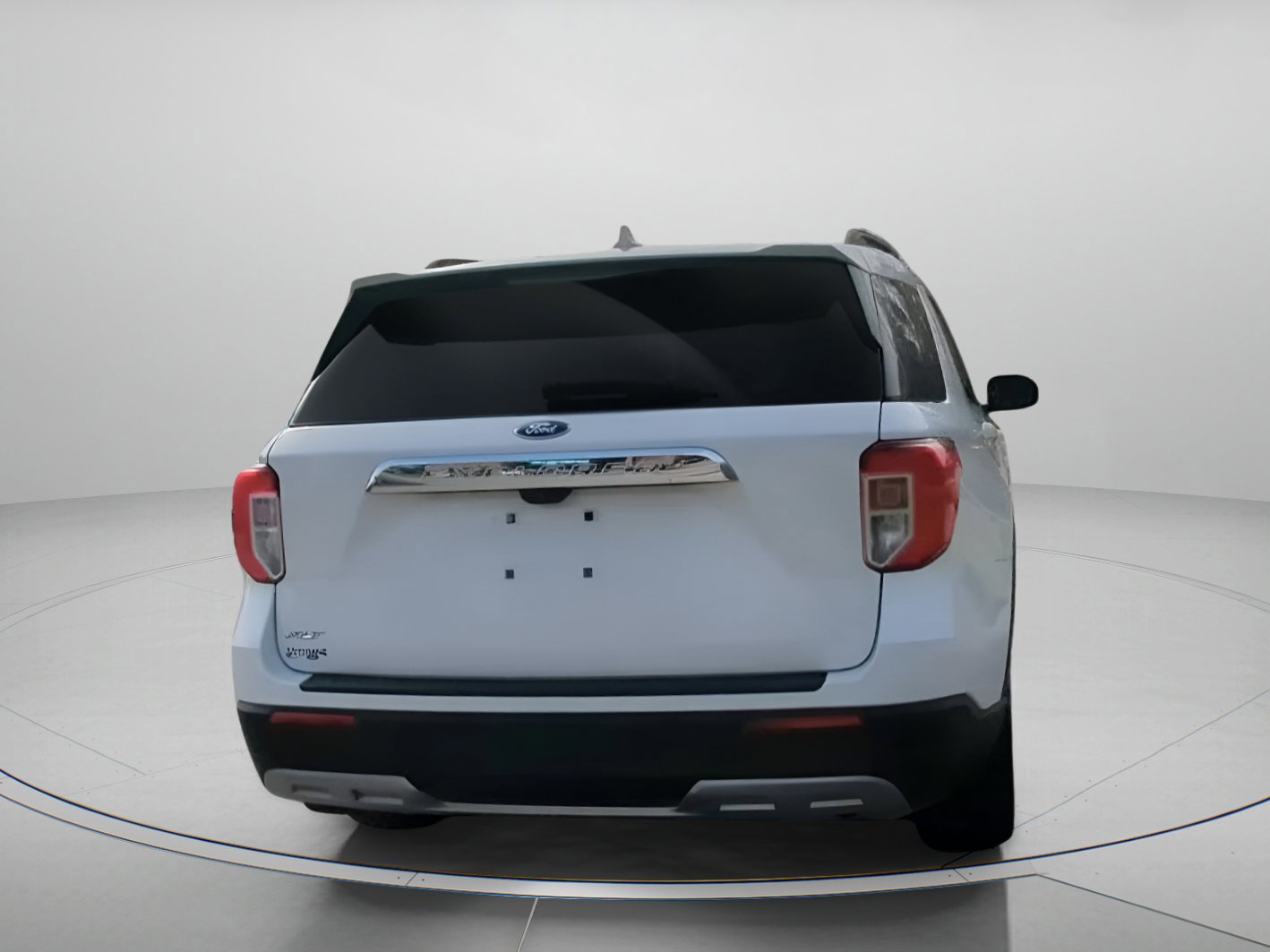 Certified 2020 Ford Explorer XLT w/ Equipment Group 202A image 17