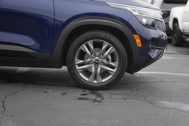 Used 2023 Kia Seltos S w/ Navigation Package image 7