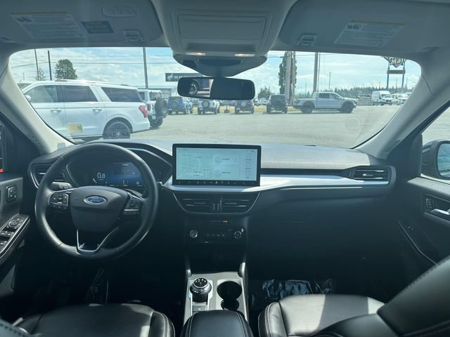 Certified 2025 Ford Escape Platinum AWD/4WD image 24