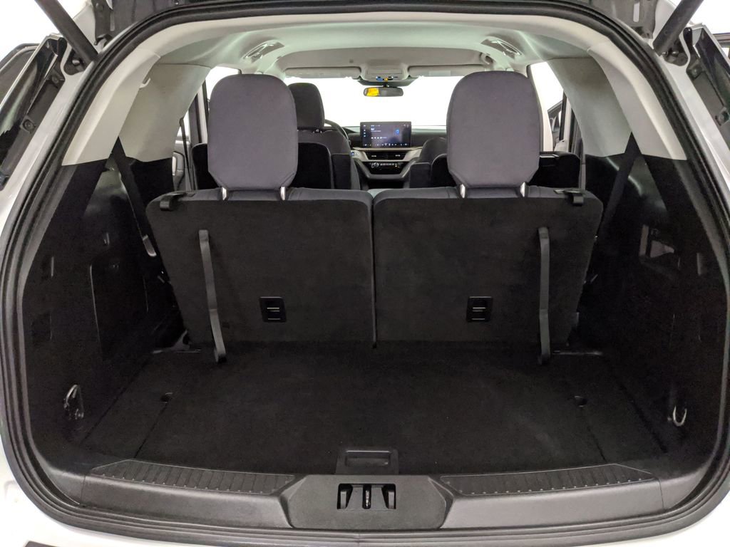 Certified 2025 Ford Explorer Active RWD image 19
