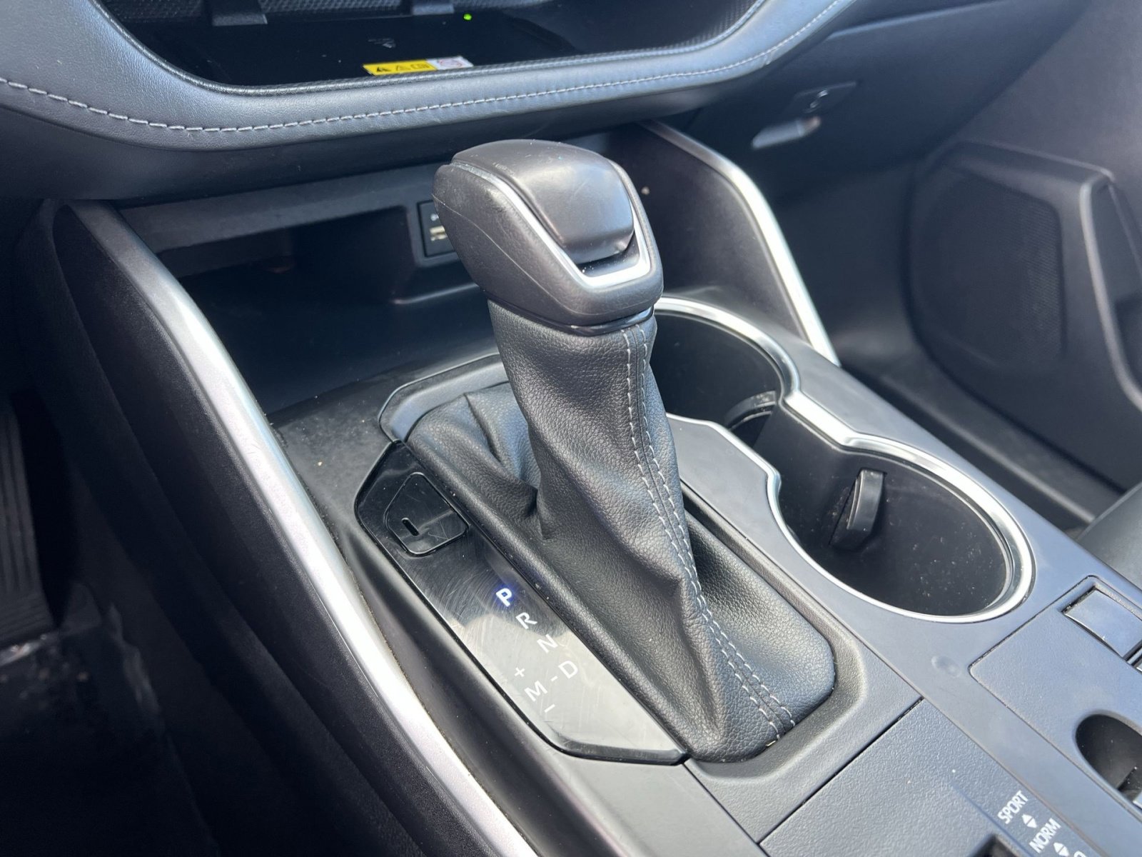 Used 2023 Toyota Highlander XLE image 21