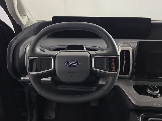 Certified 2025 Ford Expedition Active AWD/4WD image 13
