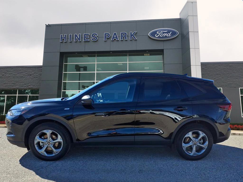 Certified 2025 Ford Escape ST-Line image 2