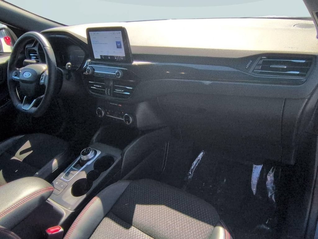 Certified 2025 Ford Escape ST-Line AWD/4WD image 28