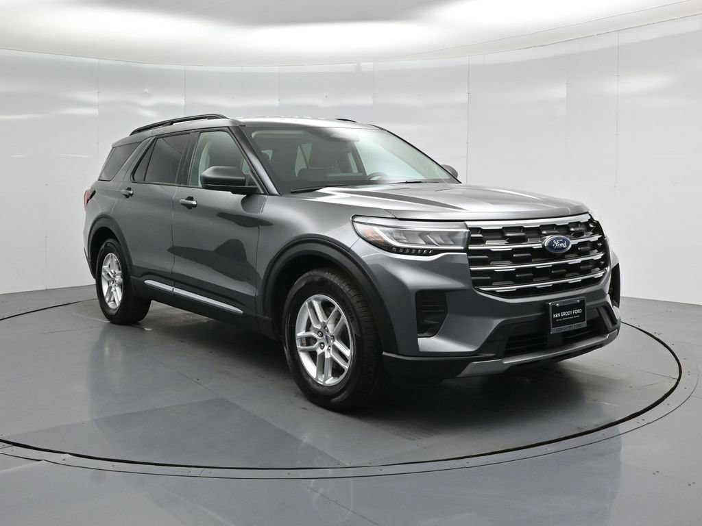 Certified 2025 Ford Explorer Active image 7