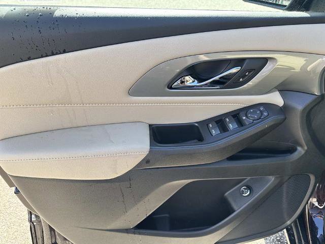Used 2022 Chevrolet Traverse LT image 19
