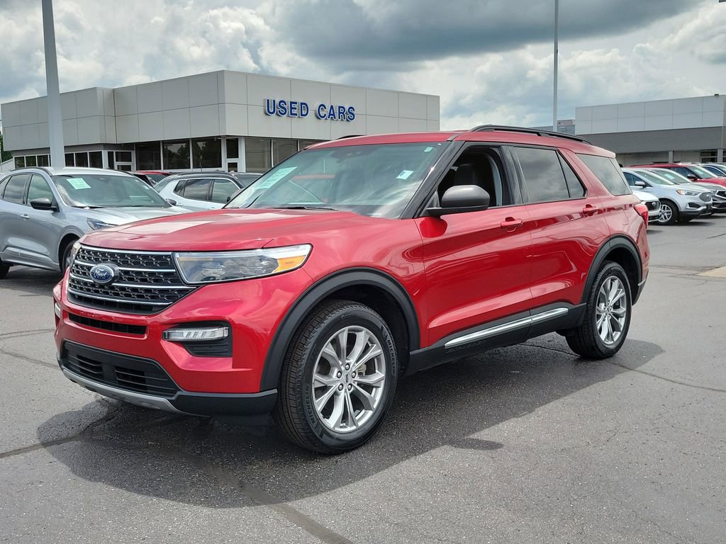 Certified 2022 Ford Explorer XLT w/ Equipment Group 202A AWD/4WD image 8