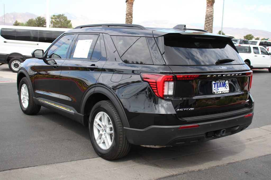Certified 2025 Ford Explorer Active AWD/4WD image 5