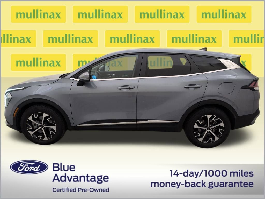 Used 2023 Kia Sportage EX image 2