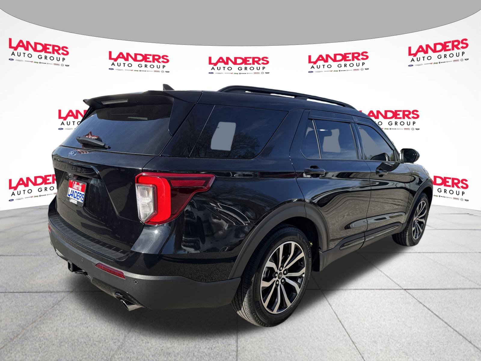 Certified 2024 Ford Explorer ST-Line w/ Class IV Trailer Tow Package image 3