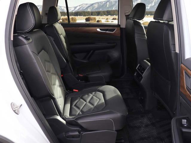 Used 2025 Volkswagen Atlas SE image 26