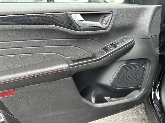 Certified 2025 Ford Escape ST-Line AWD/4WD image 13