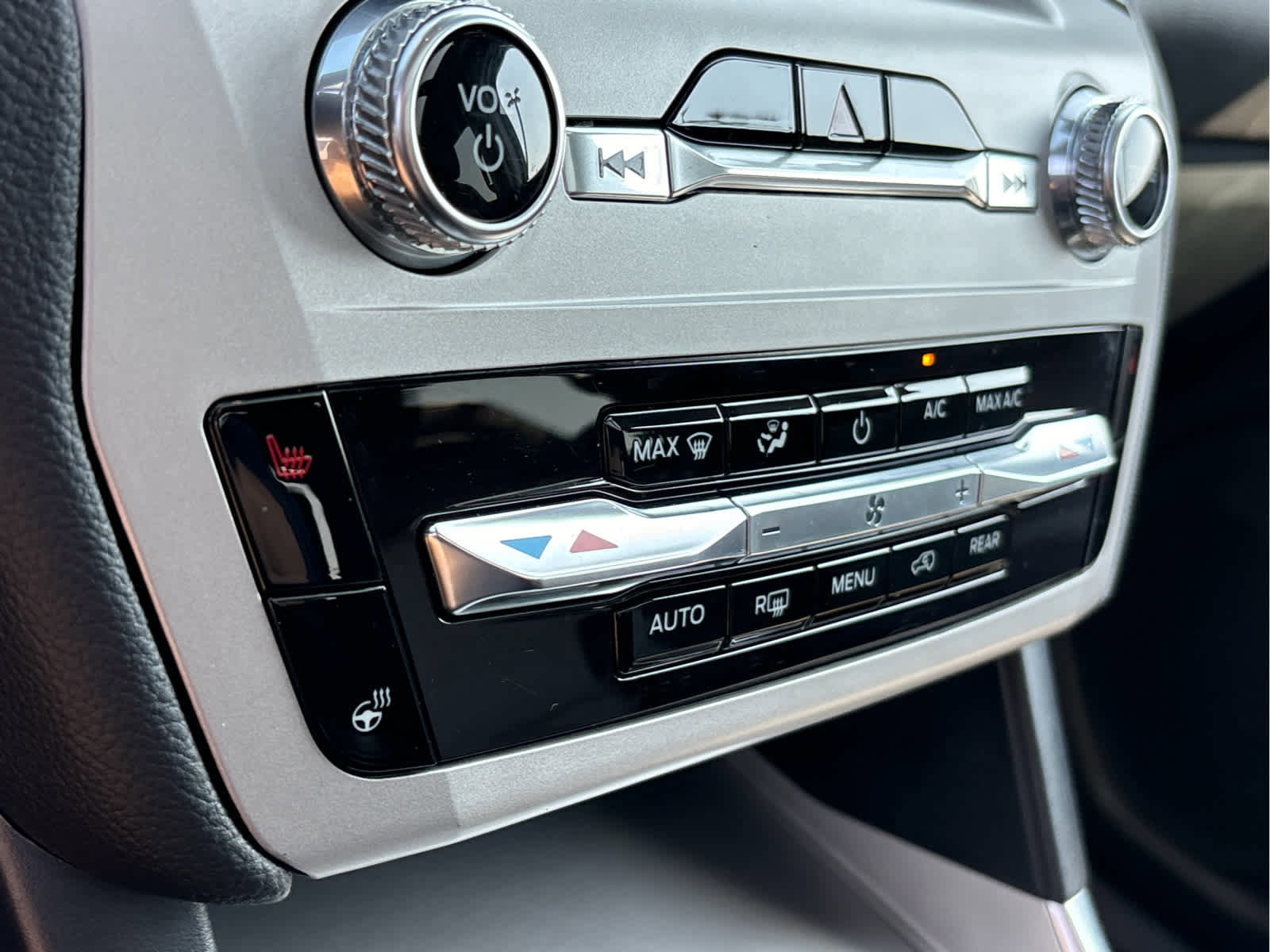 Certified 2024 Ford Explorer XLT w/ Equipment Group 202A image 22