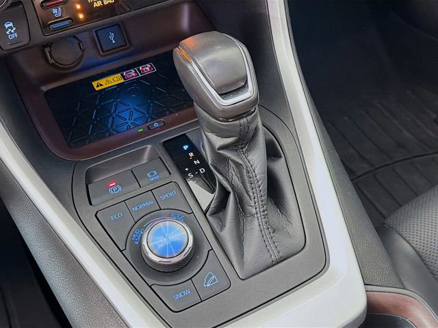 Used 2022 Toyota RAV4 Limited AWD/4WD image 19