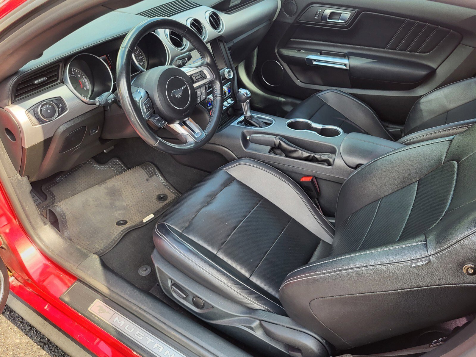 Certified 2022 Ford Mustang Premium RWD image 18