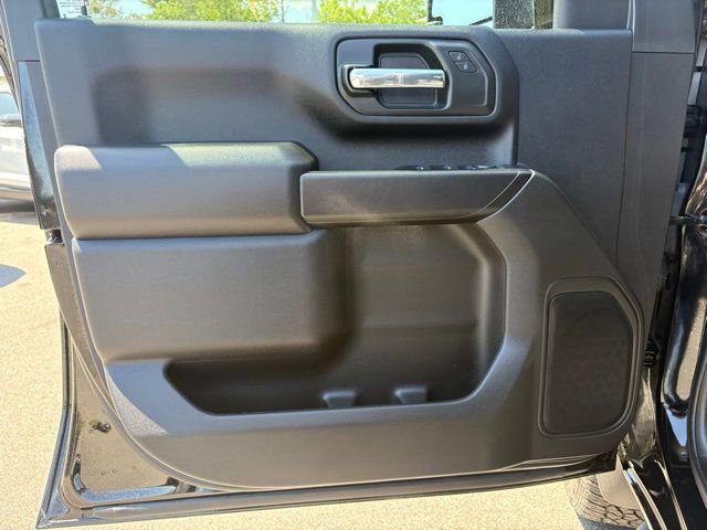 Used 2025 Chevrolet Silverado 2500 Custom w/ Custom Value Package image 10