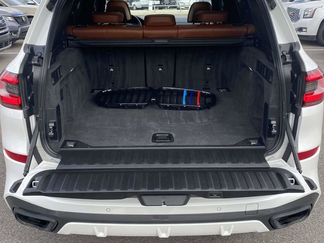 Used 2019 BMW X5 xDrive50i w/ M Sport Package AWD/4WD image 12