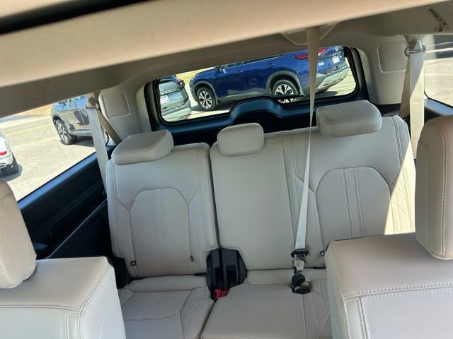 Certified 2023 Ford Expedition Max Platinum image 16