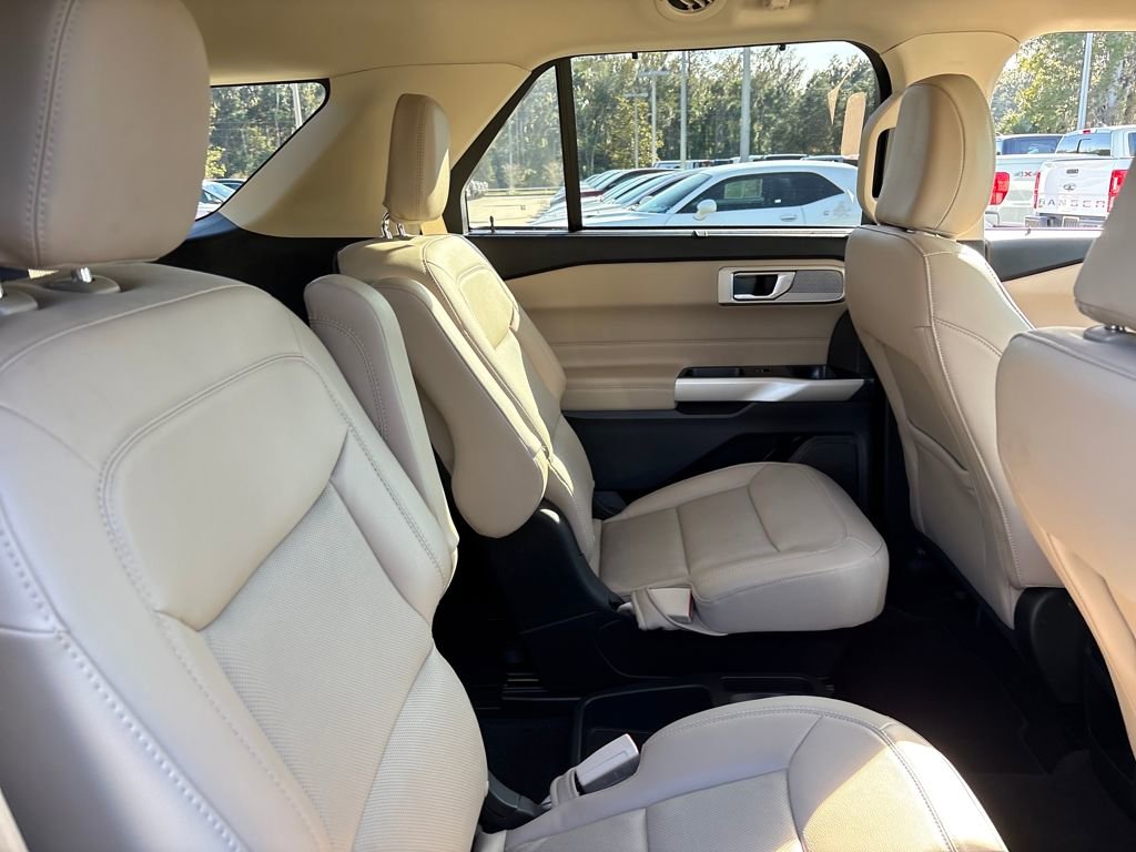Certified 2021 Ford Explorer Limited w/ Hybrid Equipment Group 310A image 29