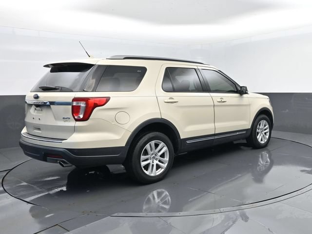 Certified 2018 Ford Explorer XLT w/ Equipment Group 202A AWD/4WD image 25