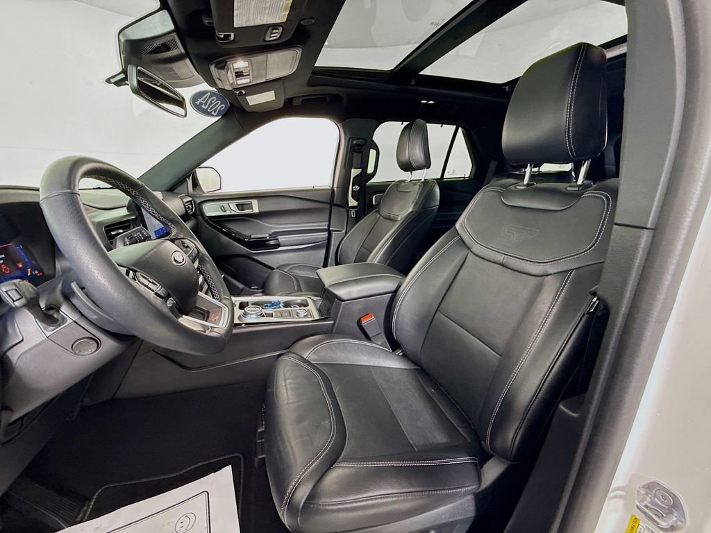 Certified 2024 Ford Explorer ST w/ Equipment Group 401A image 9