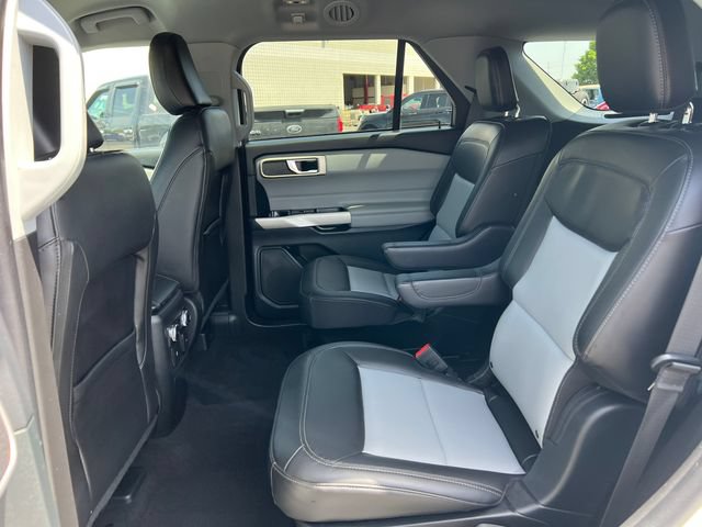 Certified 2023 Ford Explorer XLT w/ Equipment Group 202A AWD/4WD image 5