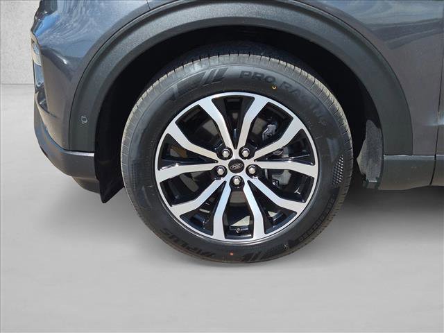 Certified 2020 Ford Explorer ST w/ Premium Technology Package AWD/4WD image 9