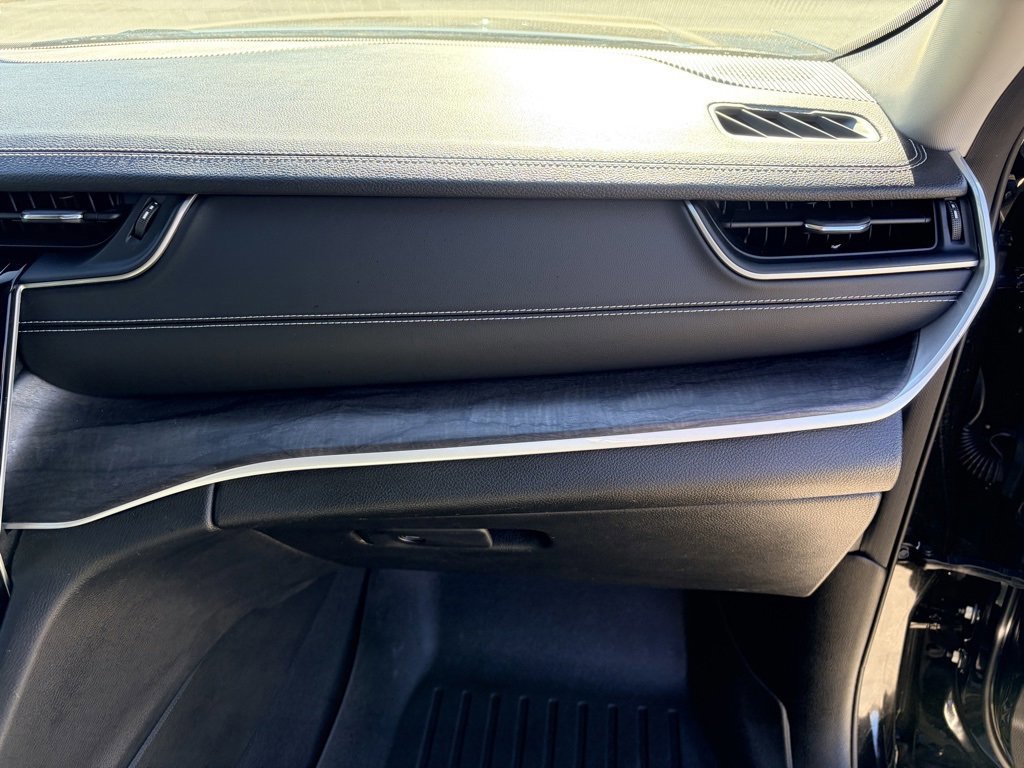 Used 2024 Jeep Grand Cherokee L Limited w/ MOPAR Finishing Package image 24