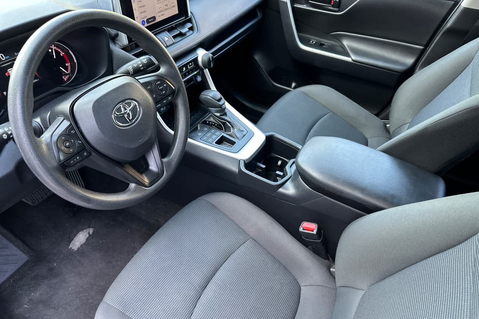 Used 2025 Toyota RAV4 LE AWD/4WD image 11