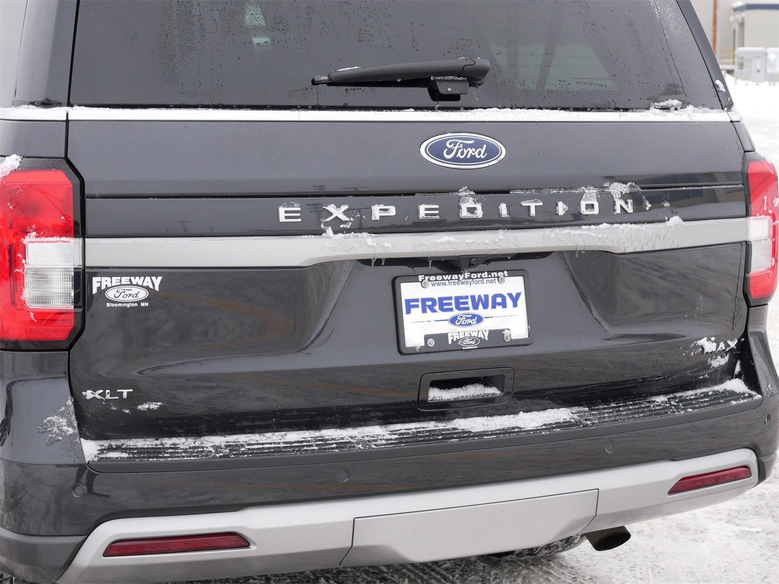 Certified 2024 Ford Expedition Max XLT image 5
