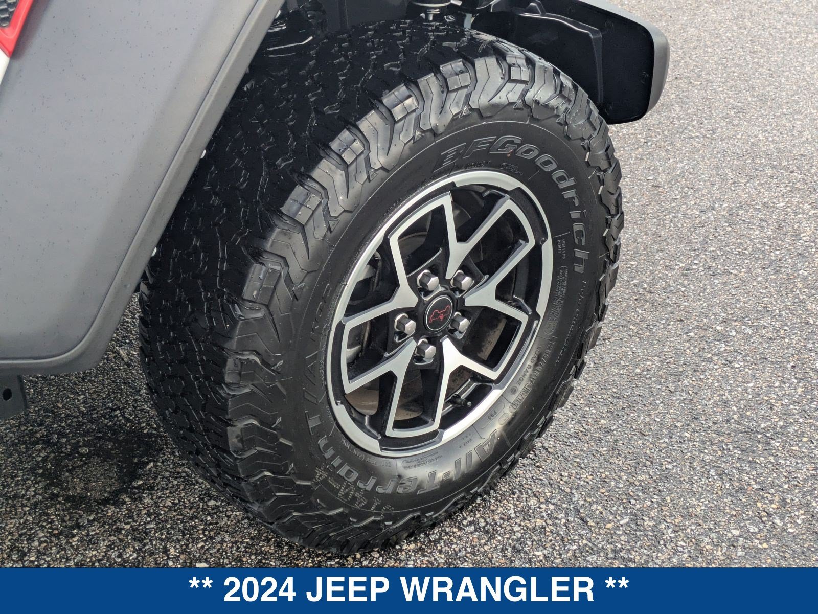 Used 2024 Jeep Wrangler Unlimited Rubicon AWD/4WD image 13