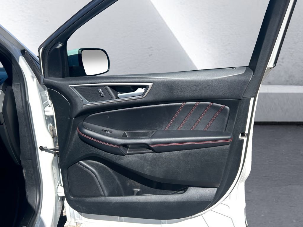 Certified 2023 Ford Edge ST-Line image 15