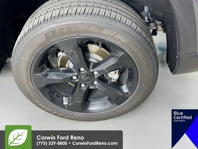 Used 2024 Jeep Grand Cherokee Altitude AWD/4WD image 35
