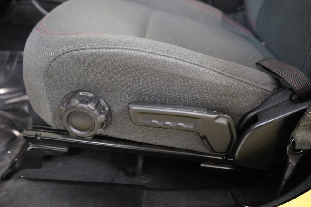 Used 2024 Jeep Wrangler Unlimited Rubicon AWD/4WD image 17