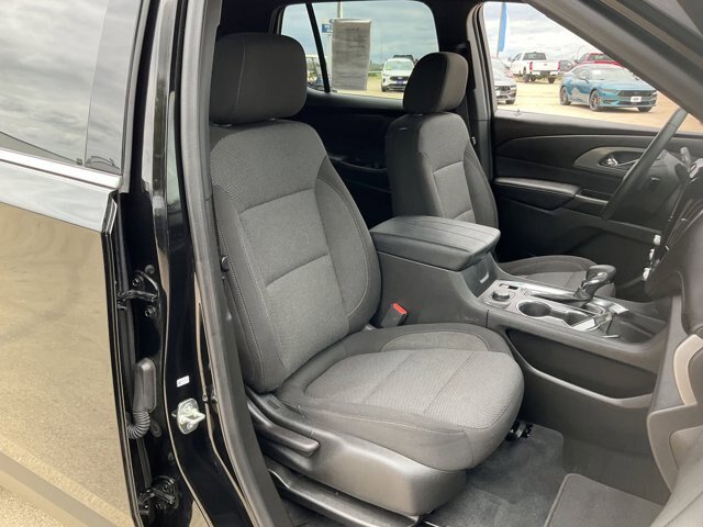 Used 2023 Chevrolet Traverse LT FWD image 16