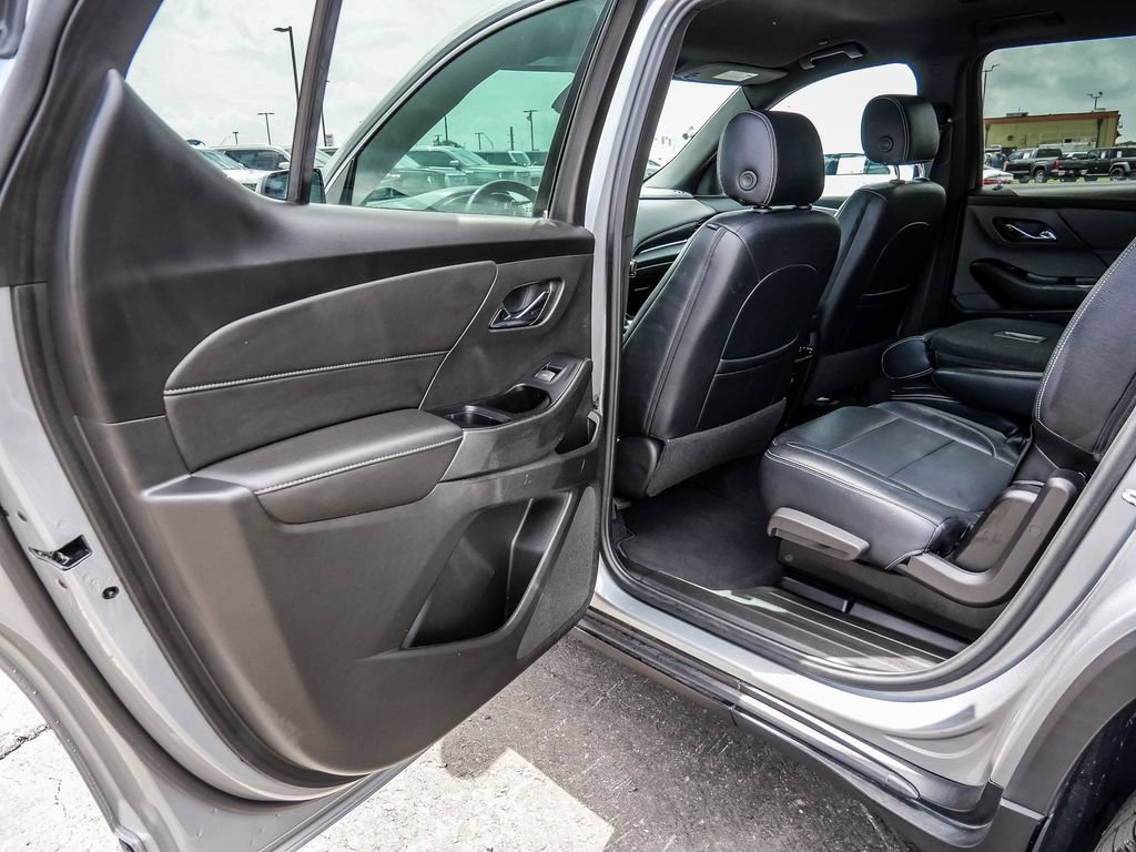 Used 2023 Chevrolet Traverse LT FWD image 49
