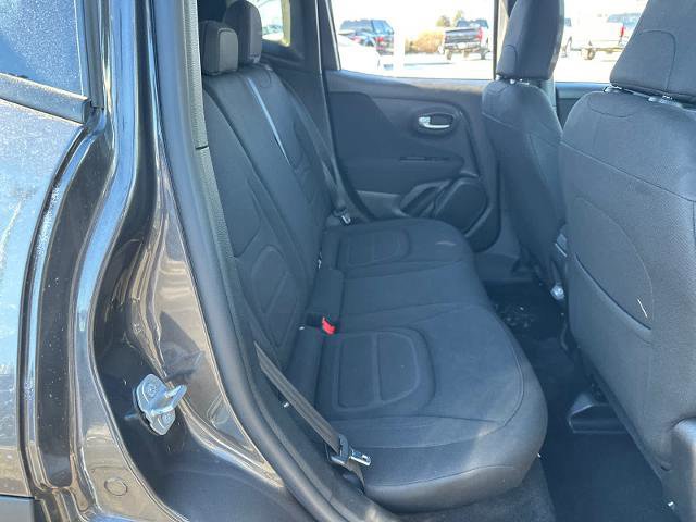Used 2020 Jeep Renegade Latitude w/ Cold Weather Group image 32